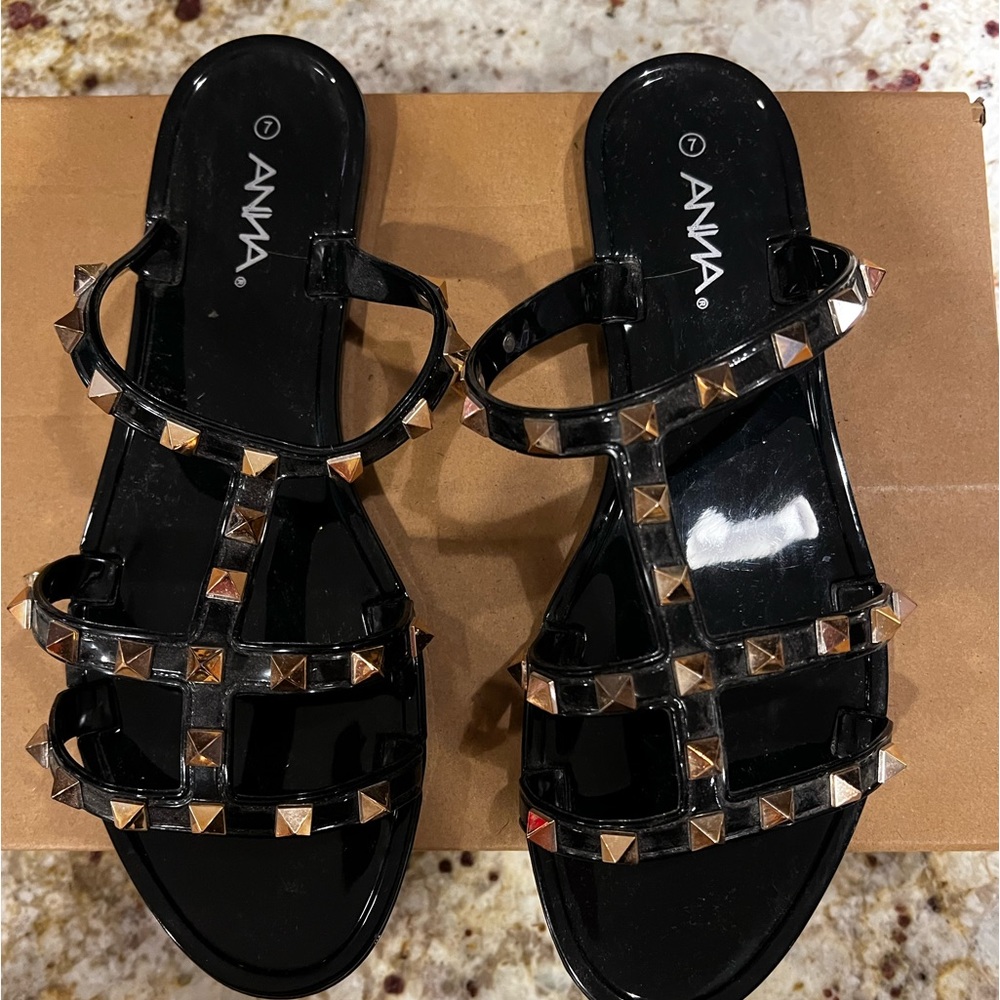 Super fun flat jelly slides- new w out tags